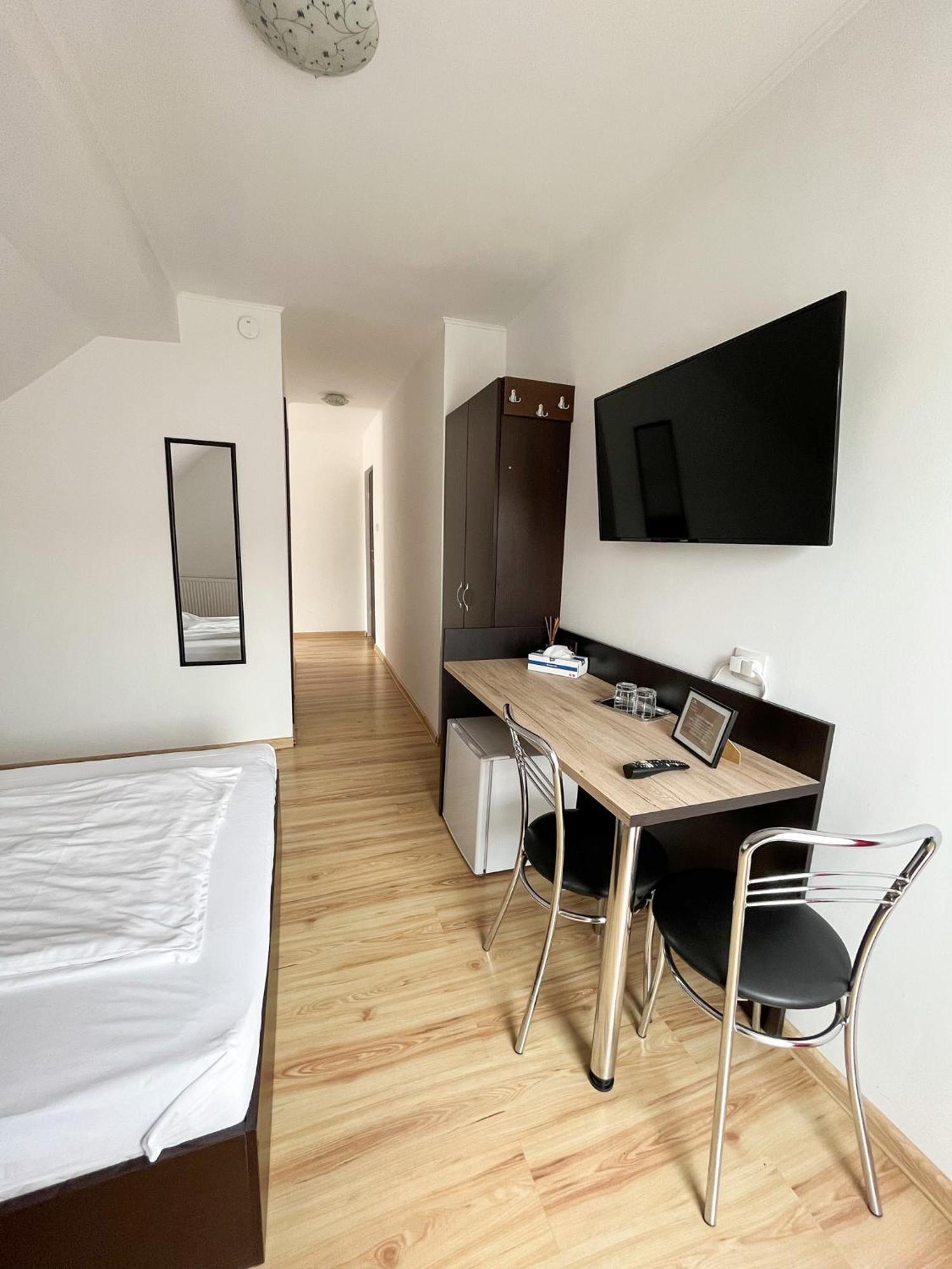 Pensiunea Aliart Maison d'hôtes 3*